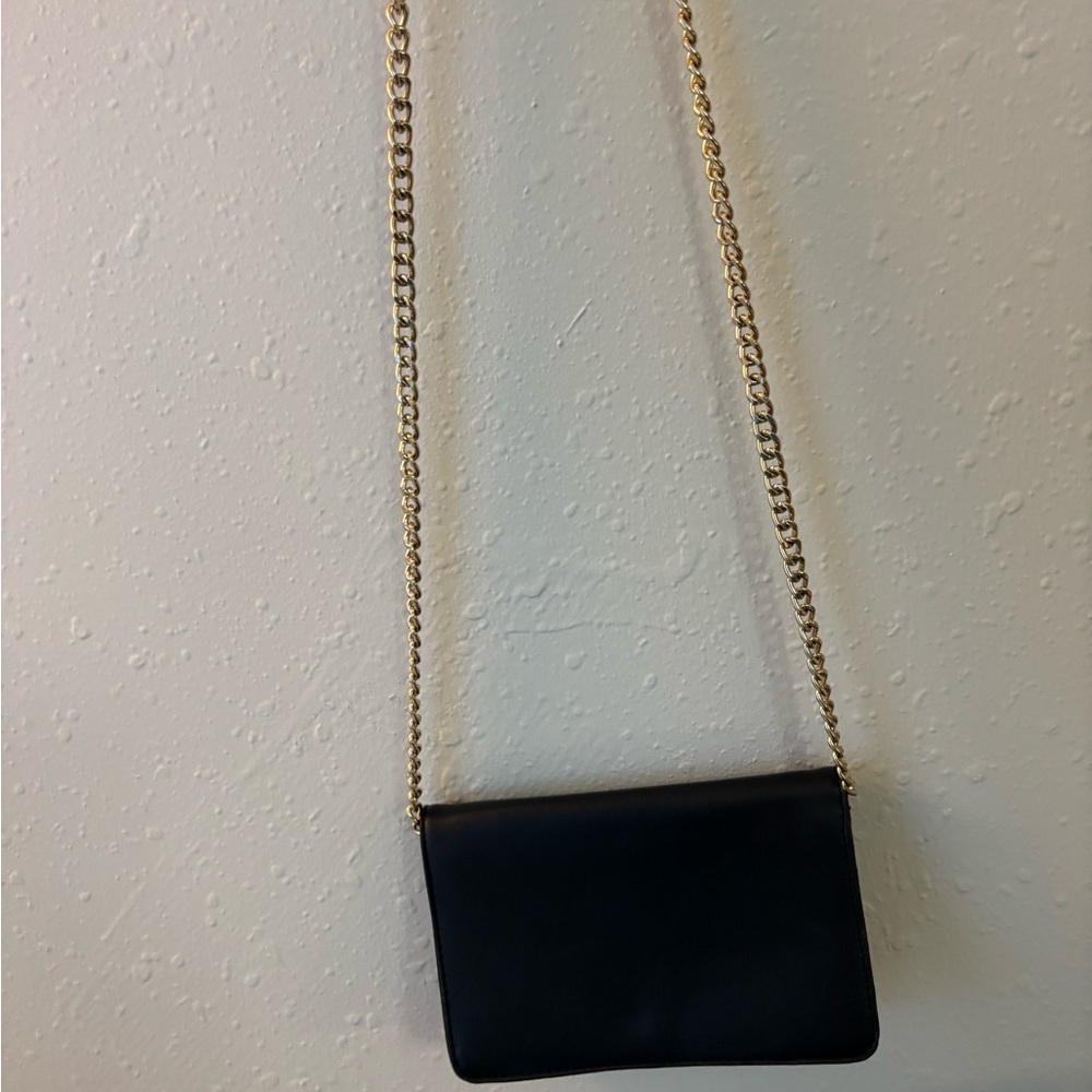Forever 21 Black Crossbody Bag with Gold Chain - Picture 6 of 6